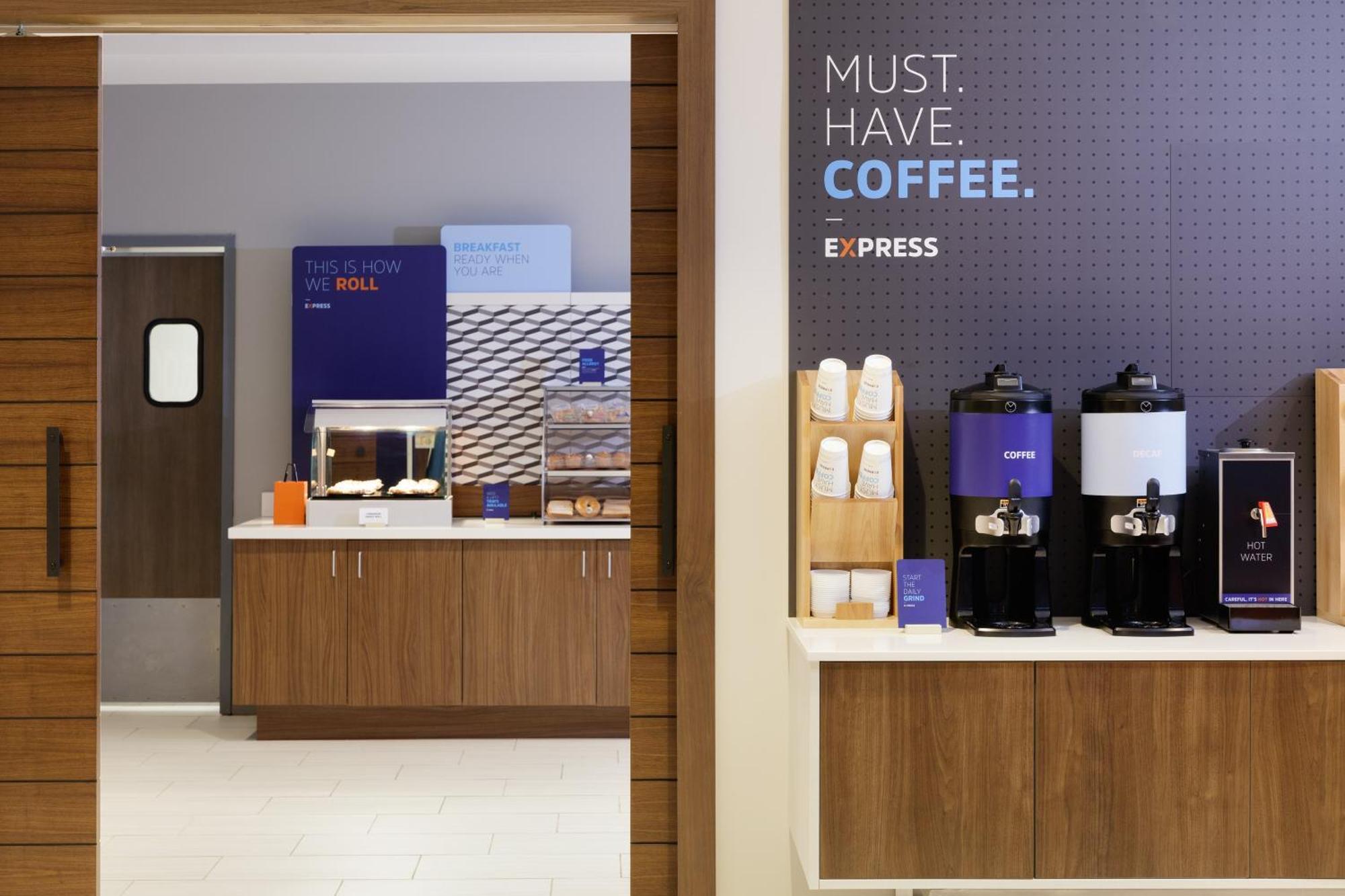 Hotel Express & By Ihg *